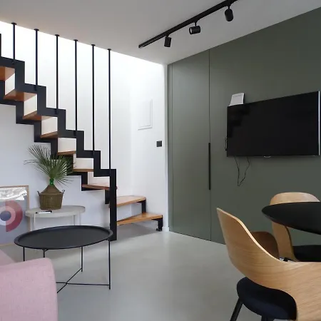 Modern Small House With A Terrace Casa de Férias