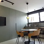 Modern Small House With A Terrace 斯普利特